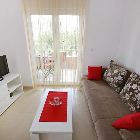 Kapetan Apartment *