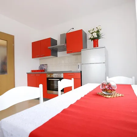 Kapetan Apartment *