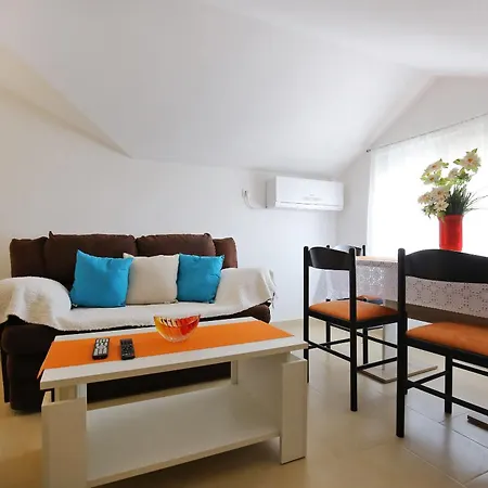 Kapetan Apartment *