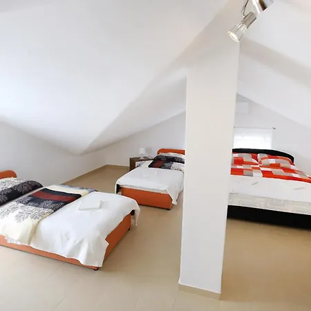 Kapetan Apartment *